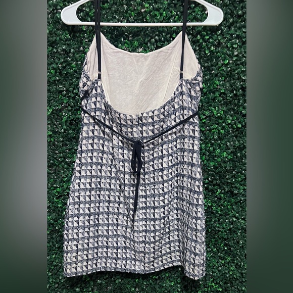 LE LIS WRAP TIE DRESS - Picture 4 of 10